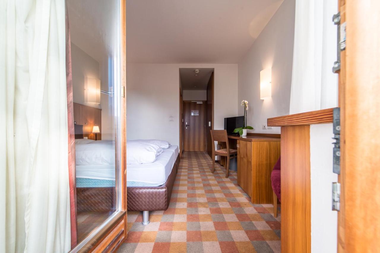 Hotel Tubris Campo Tures Ngoại thất bức ảnh
